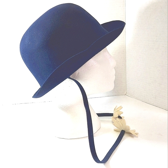 Vintage 'Daisy Chain' Felt Bowler Hat Approx. Circumference 21 in - Picture 12 of 12